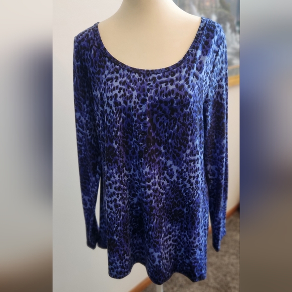 LuLaRoe Tops - LuLaRoe Lynnae